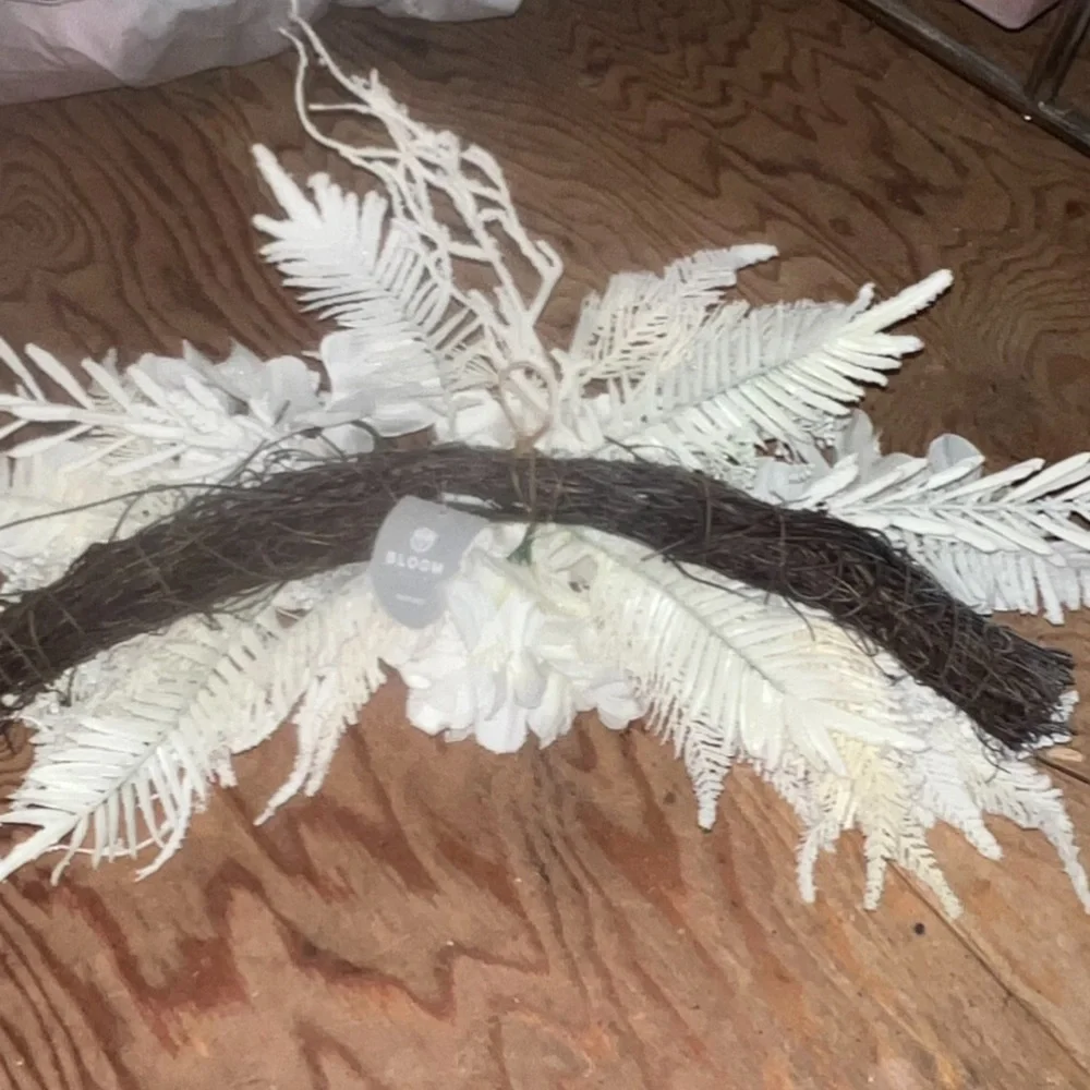 Christmas NEW white sparkly wreath curved